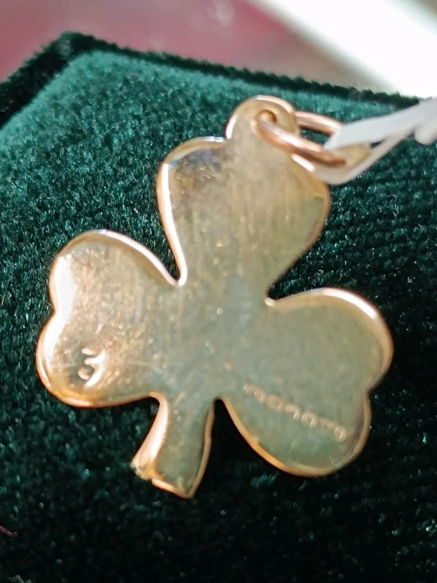 Vintage 9k Gold Shamrock, 3 Leaf Clover Pendant - Image 3