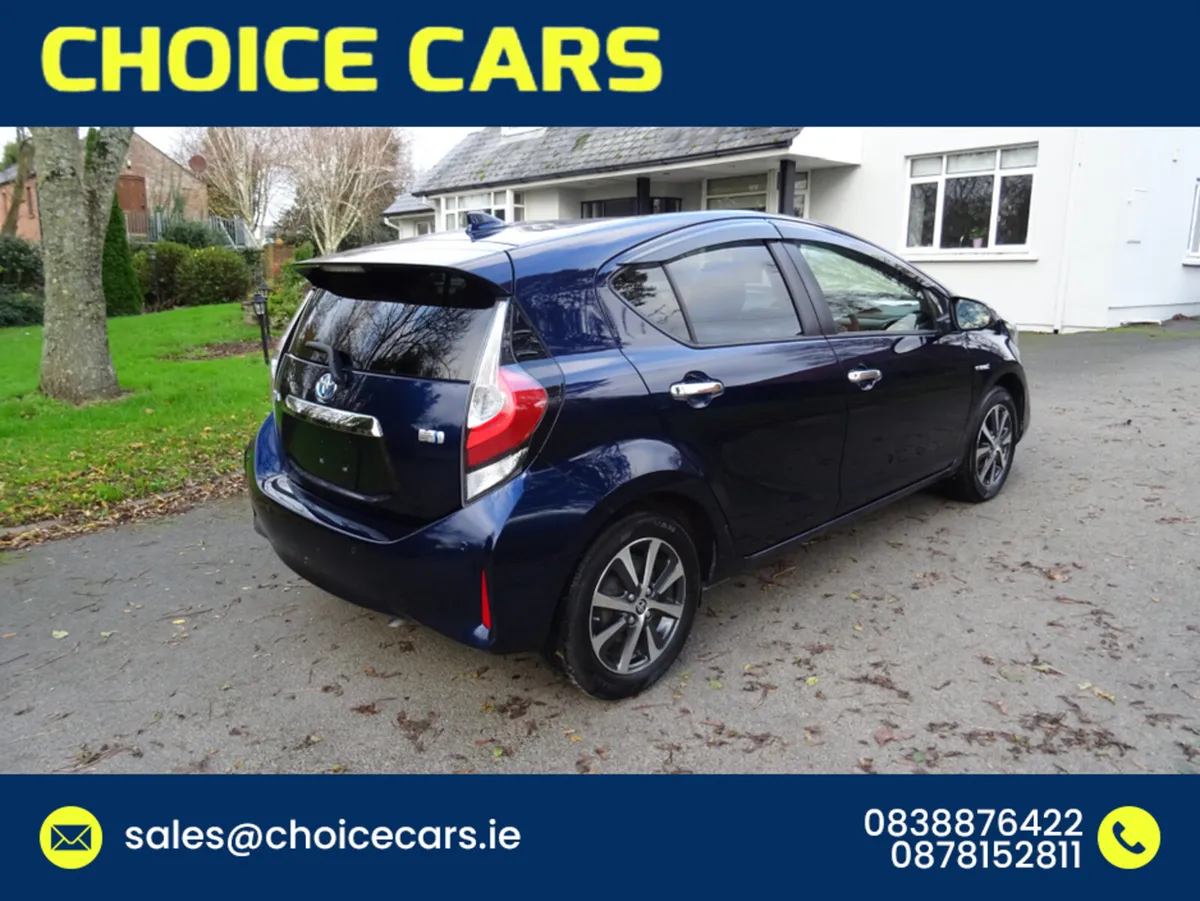 Toyota Aqua 1.5 AUTO HYBRID KEYLESS GO - Image 4