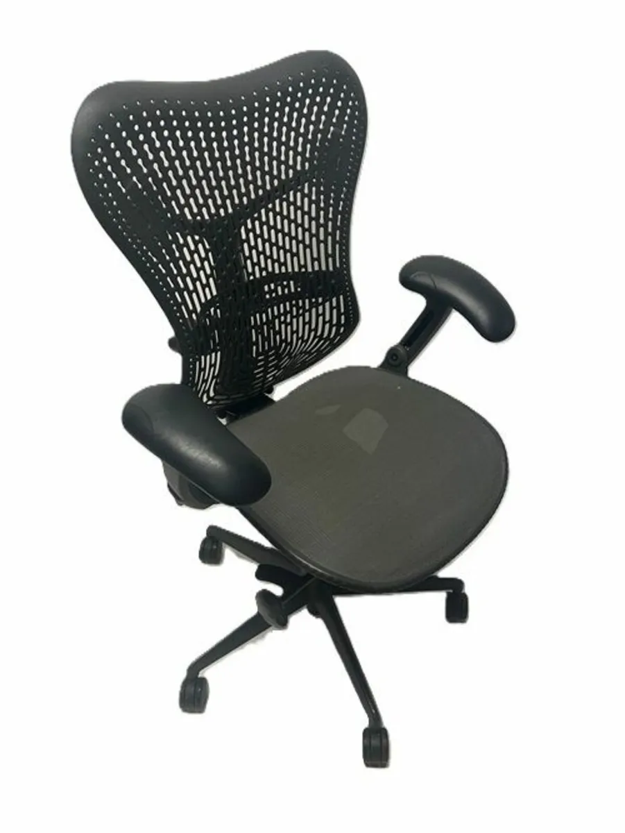 ♻️ Used Herman Miller Mirra 1 Ergonomic Chair ♻️ - Image 1