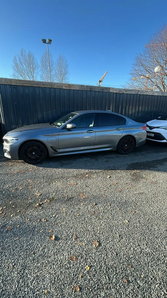 172 BMW 530e M Sport |High Spec | Auto | Hybrid - Image 3
