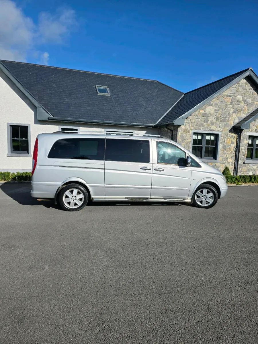 Mercedes Viano minibus - Image 2