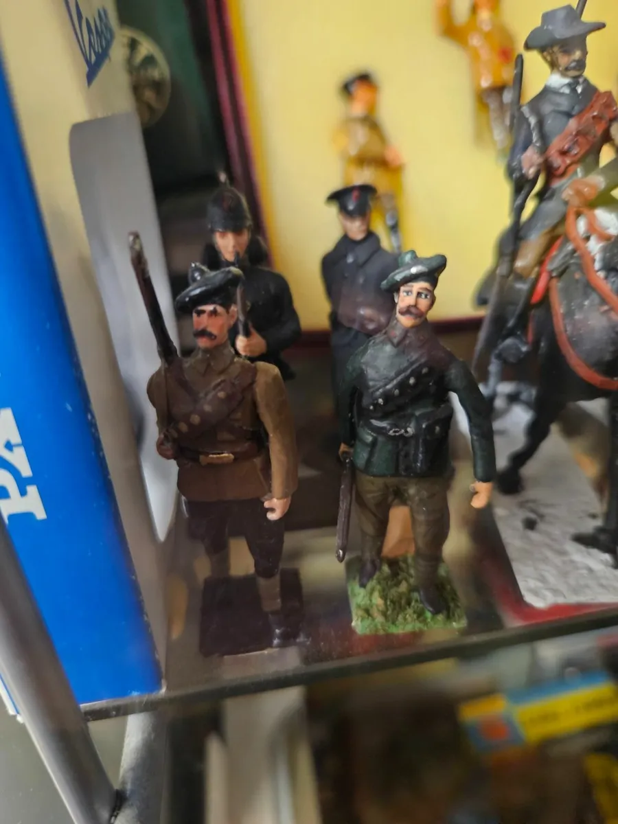 Diecast Metal Soldiers Black & Tans RIC - Image 1