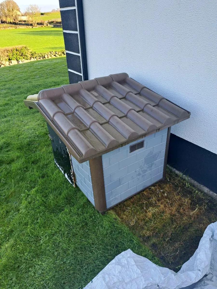 Dog house - Image 2