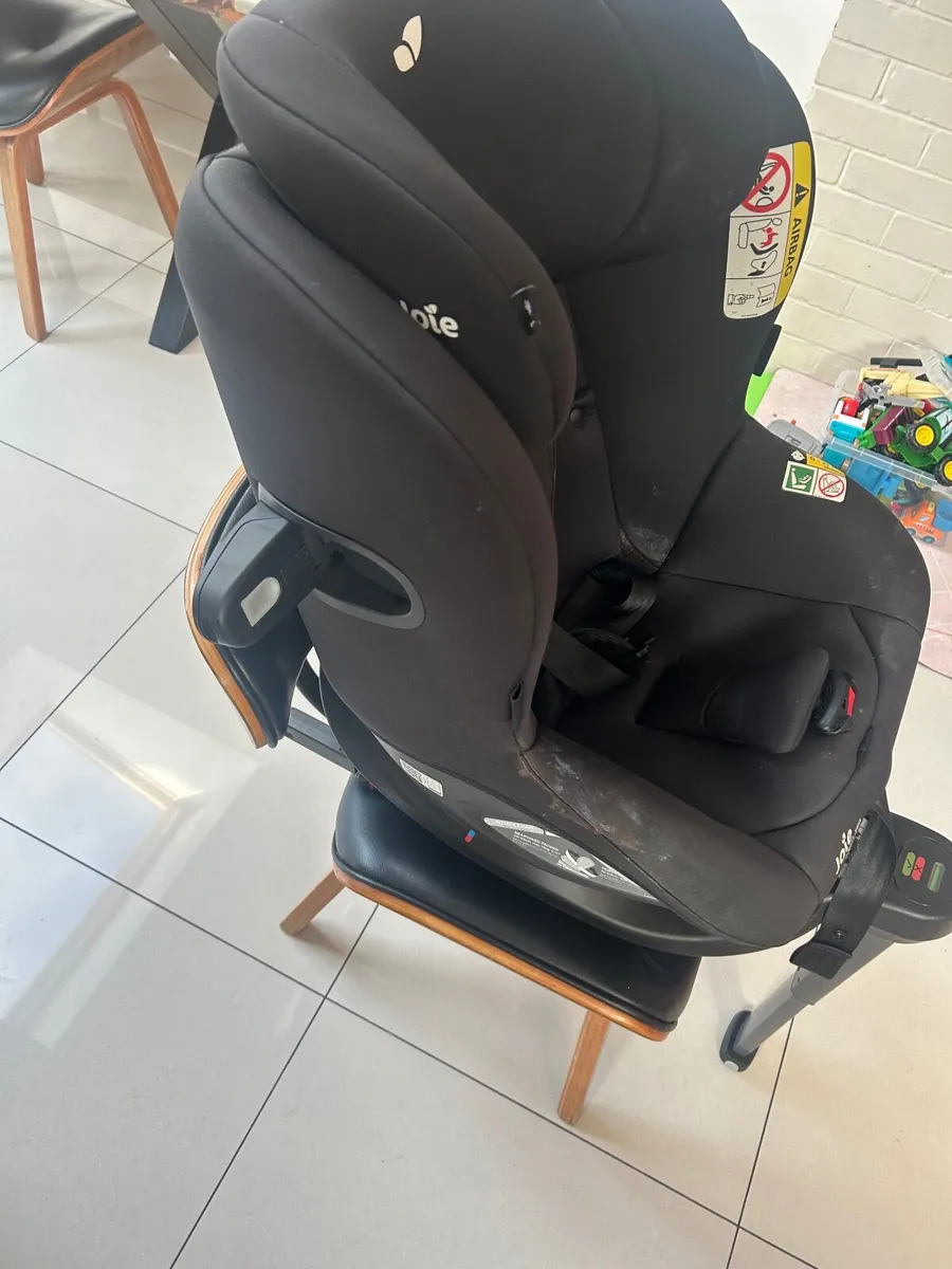 Joie i-spin 360 car seat - Image 2