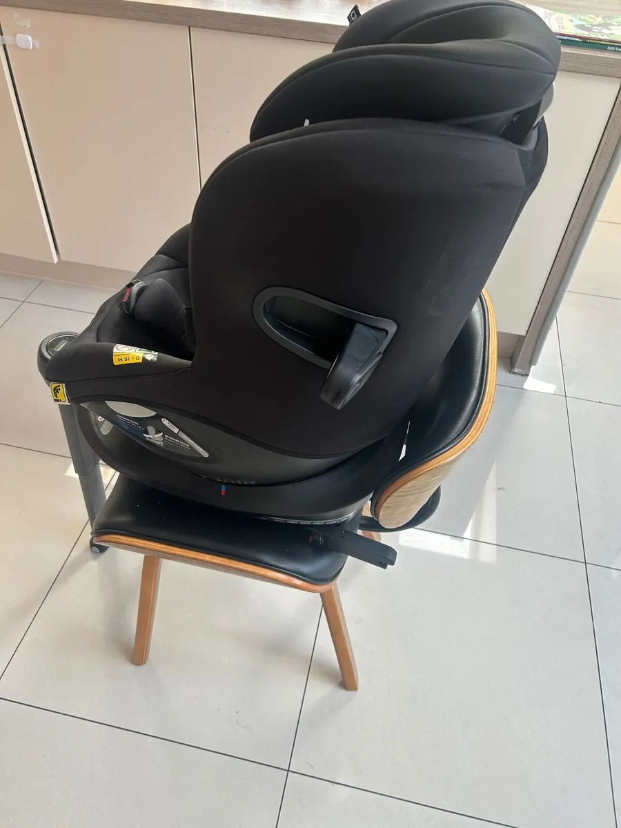 Joie i-spin 360 car seat - Image 3