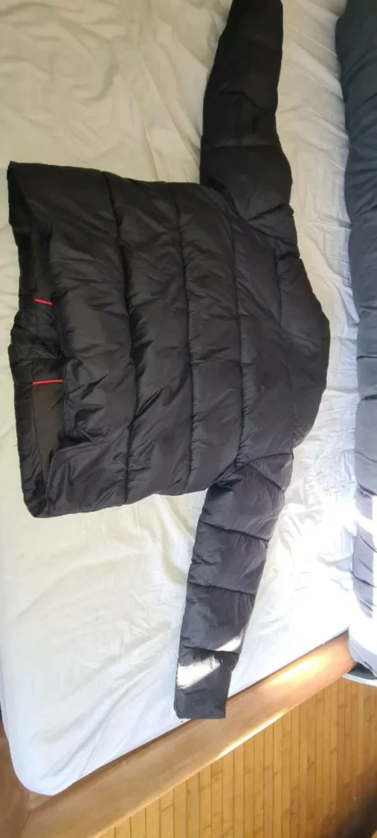 Tommy Hilfiger puffer jacket - Image 2