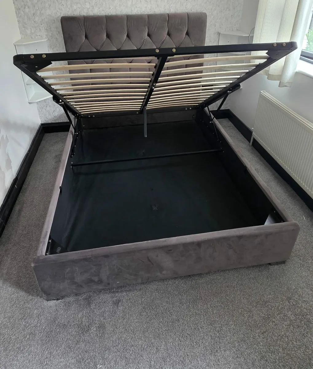 King BED with headboard and storage - Image 2