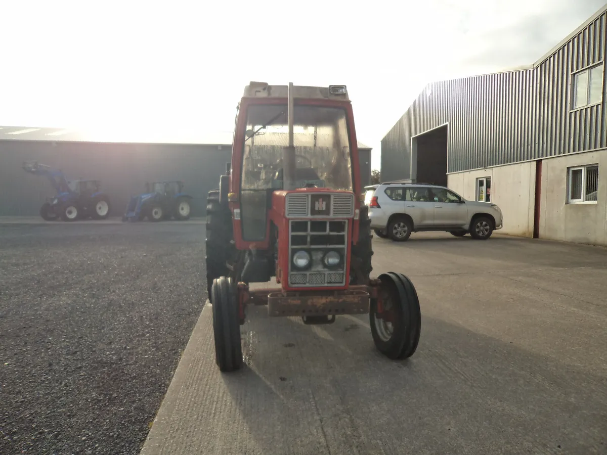 1989 Case IH 884 - Image 3