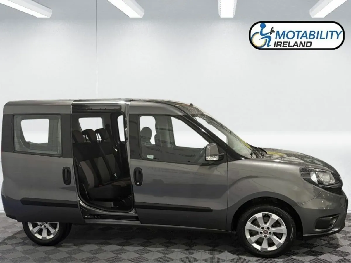Fiat Doblo Upfront Passenger Wheelchair Accessible - Image 4
