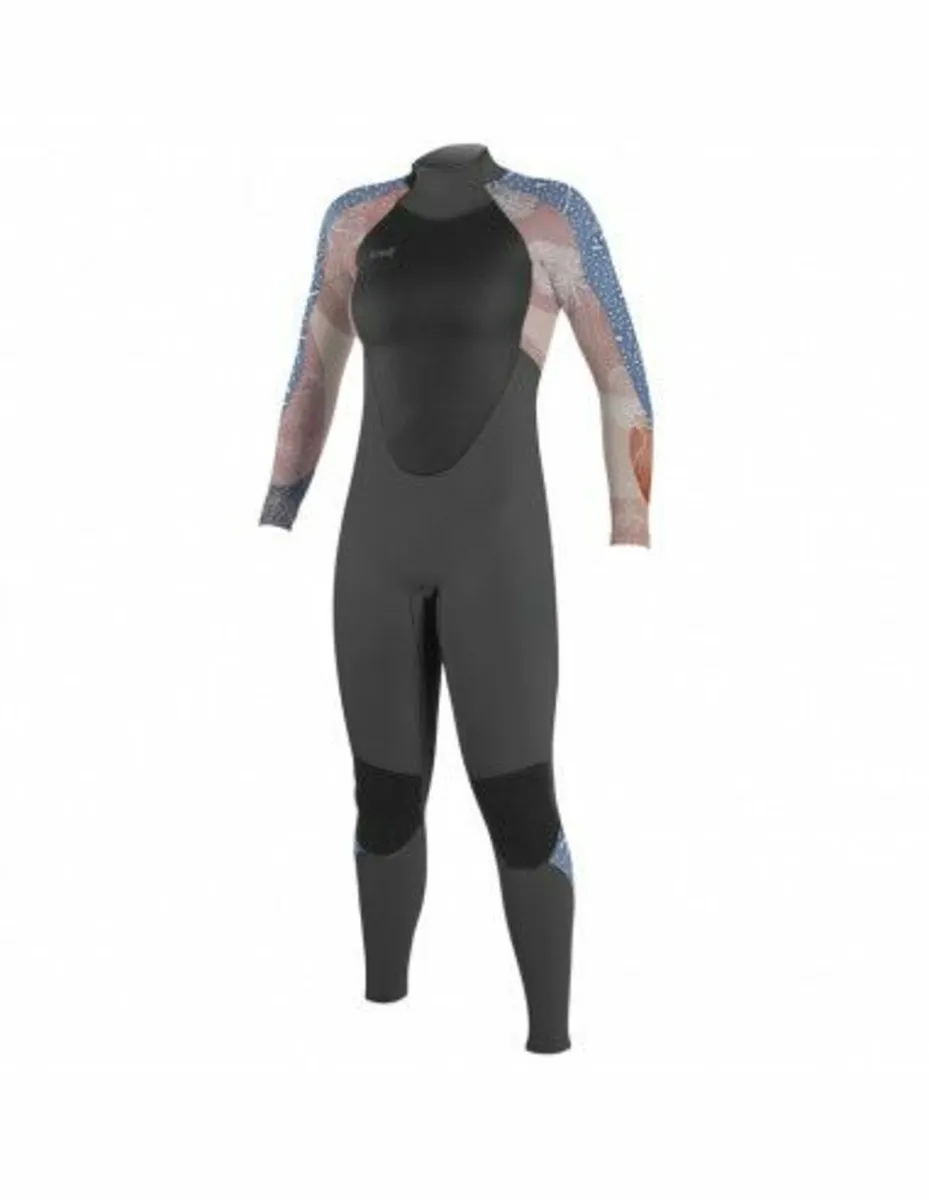 SALE: New O'Neill Youth Epic II 5/4mm, free P+P - Image 1