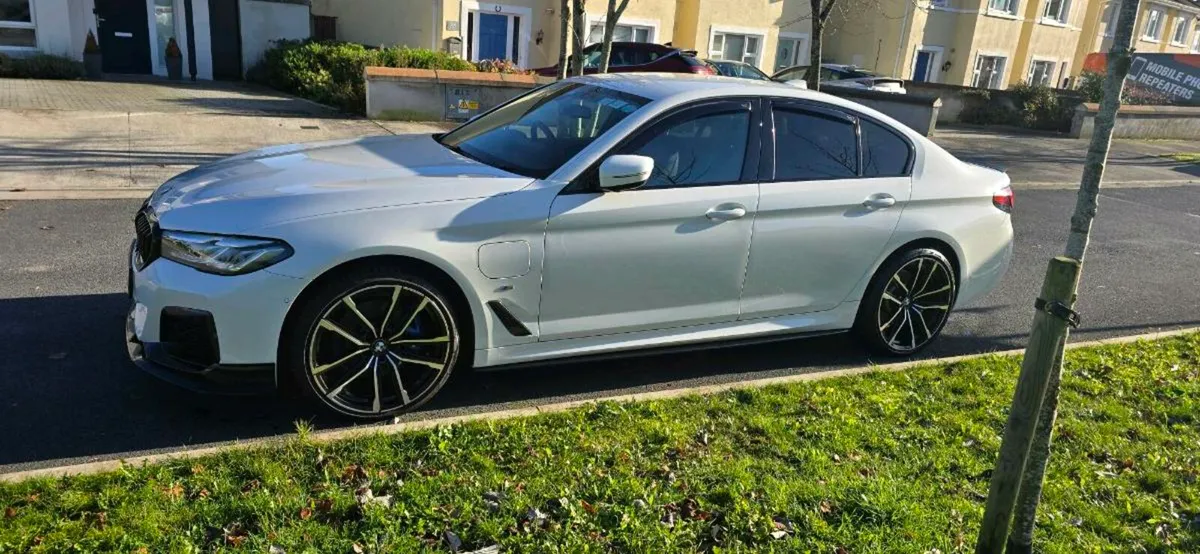 BMW 530E 2020 Huge Spec - Image 2