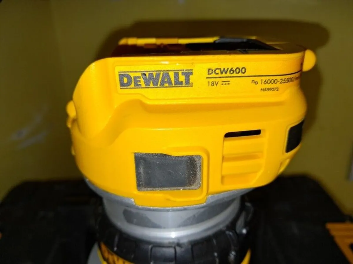 DeWalt DCW600 18V Router. - Image 3