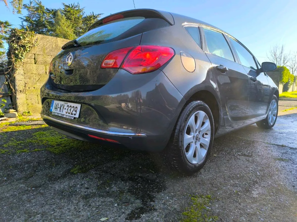 Vauxhall Astra 1.4 Petrol - Image 2