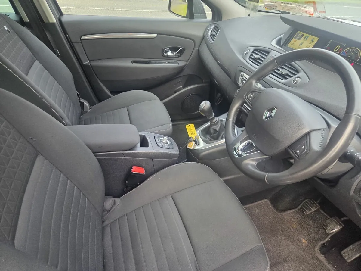 Renault Grand Scenic 2016 - Image 2
