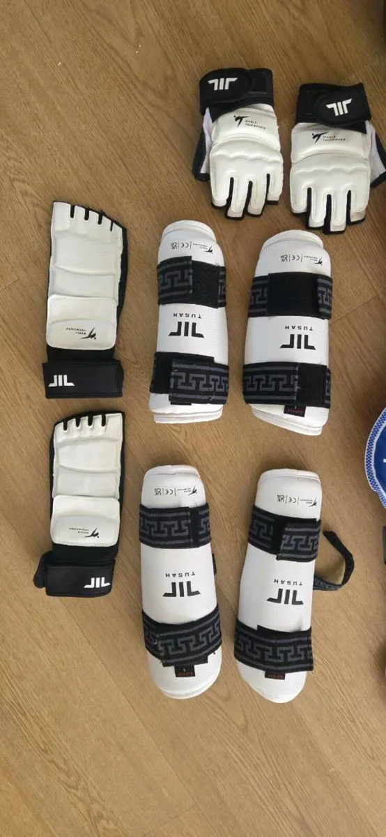 Almost new Taekwondo Gear for kids age 7-8 - Image 2