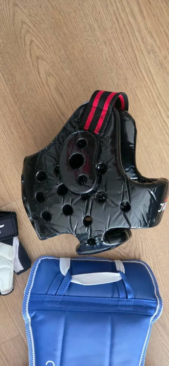 Almost new Taekwondo Gear for kids age 7-8 - Image 4