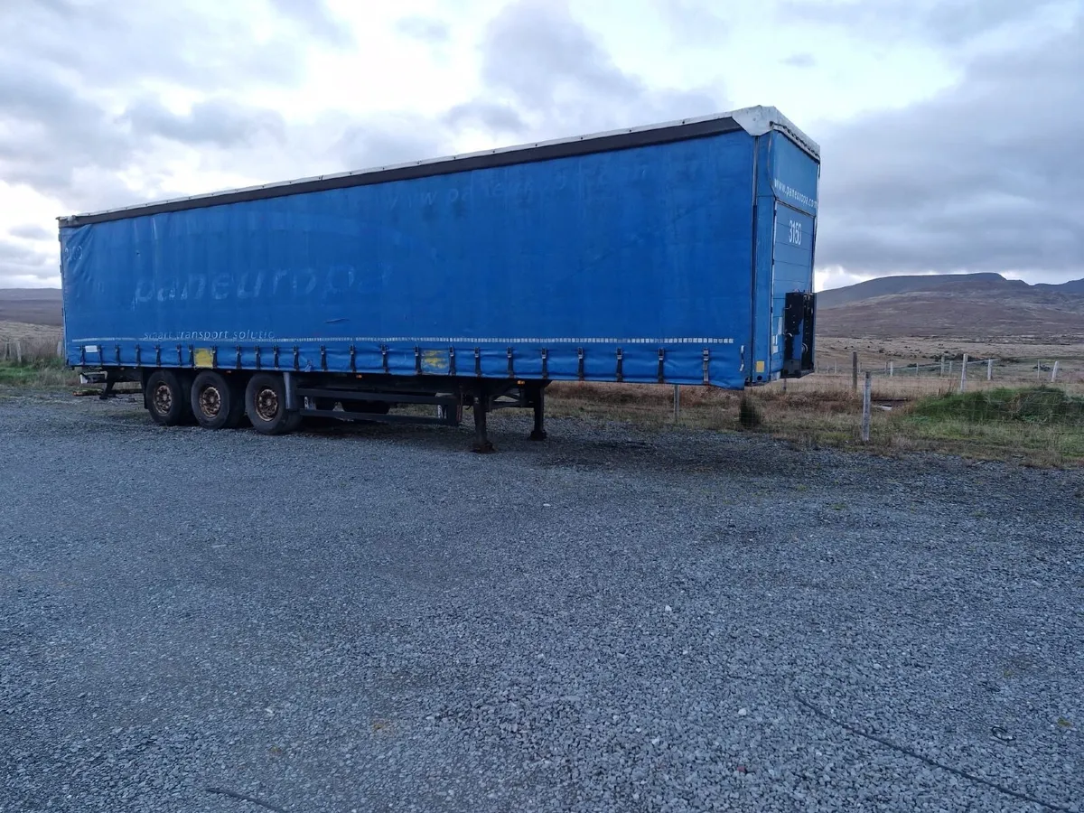 Curtainsider trailer - Image 1