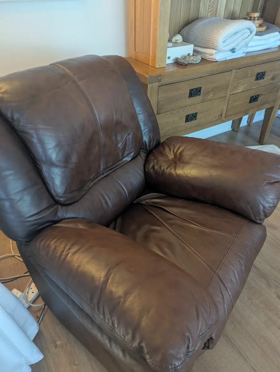 Recliners x2 good quality good condition - Image 4