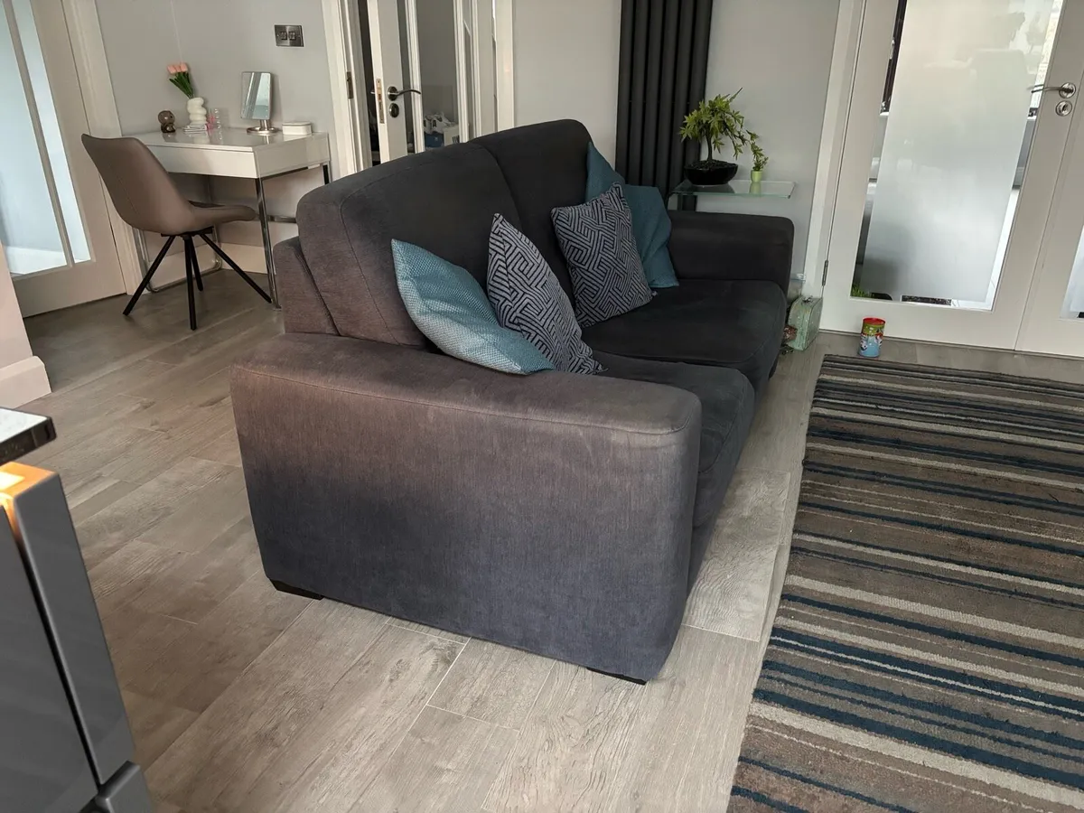 Natuzzi couch - Image 2