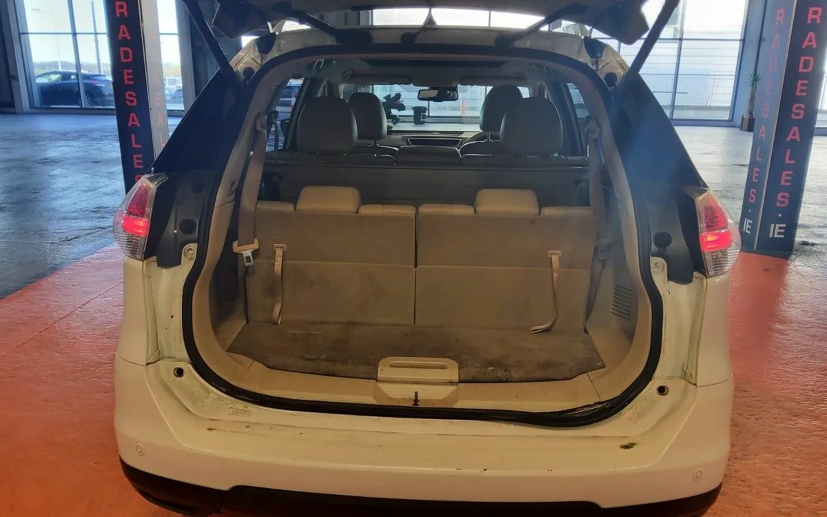 Nissan X-Trail 1.6d SVE CVT 7 SEATS - Image 4