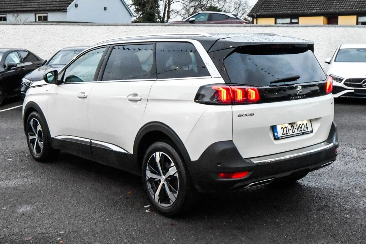 Peugeot 5008 1.5 BlueHDi 130bhp GT Black Pack - Image 2