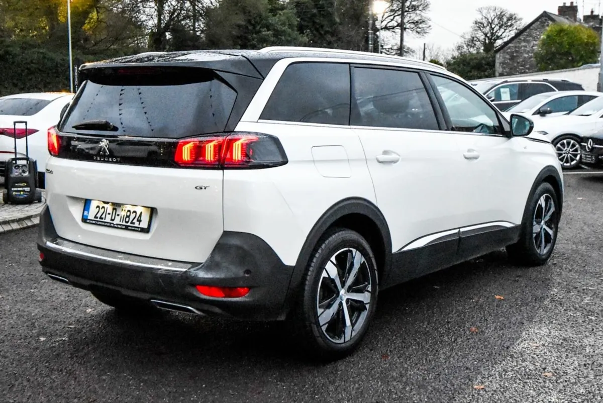 Peugeot 5008 1.5 BlueHDi 130bhp GT Black Pack - Image 4