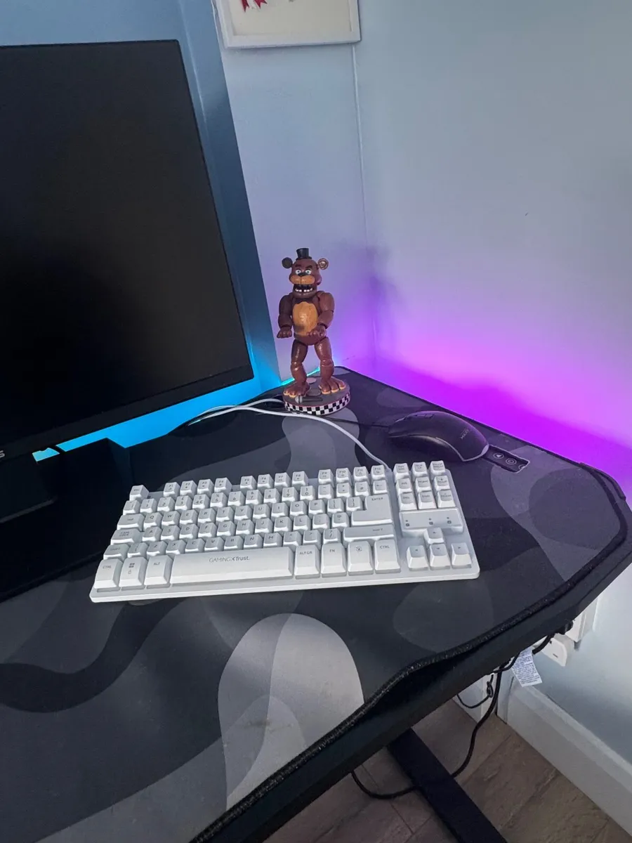 Gaming Desk - Image 1