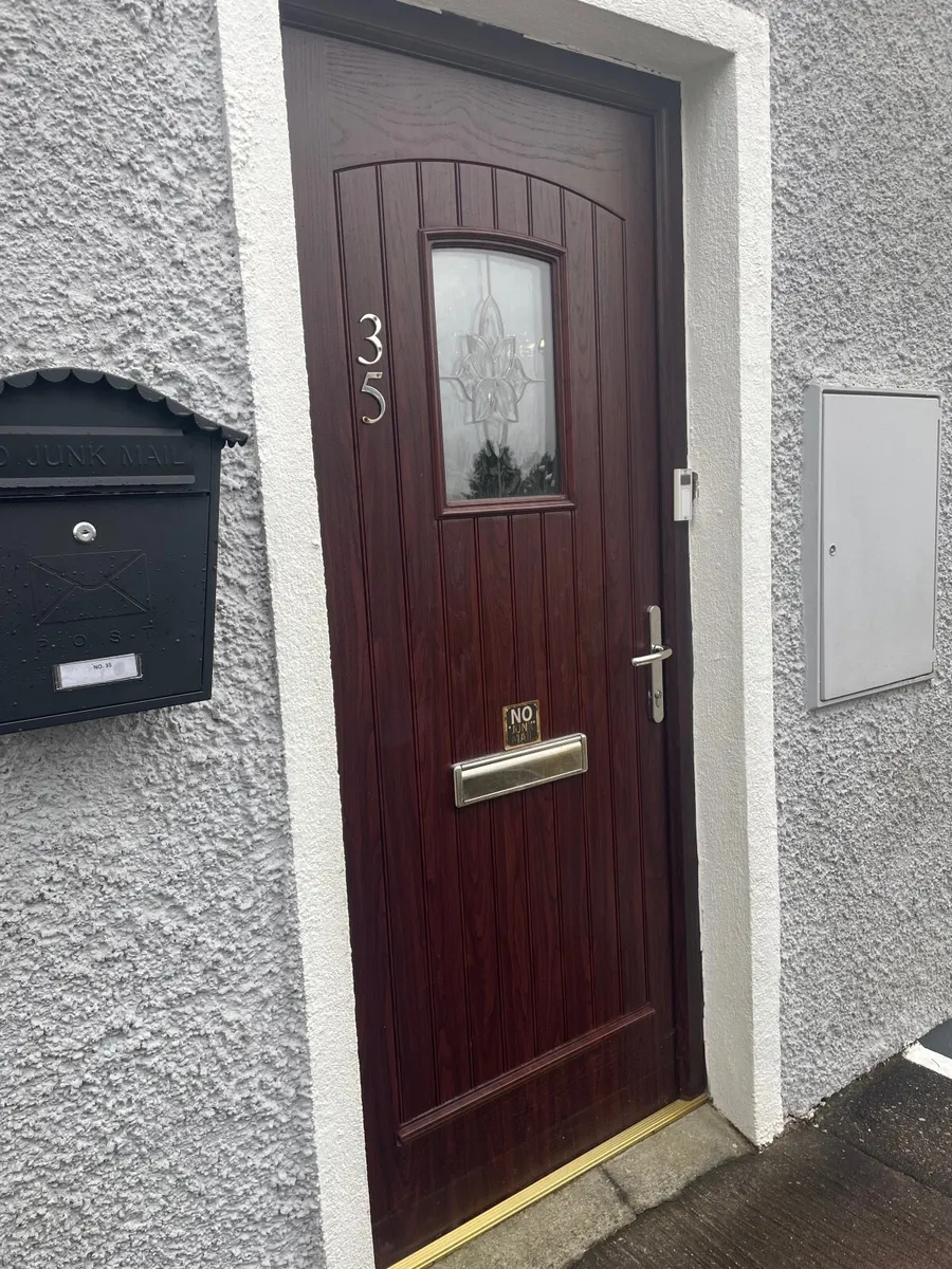 Front door - Image 3