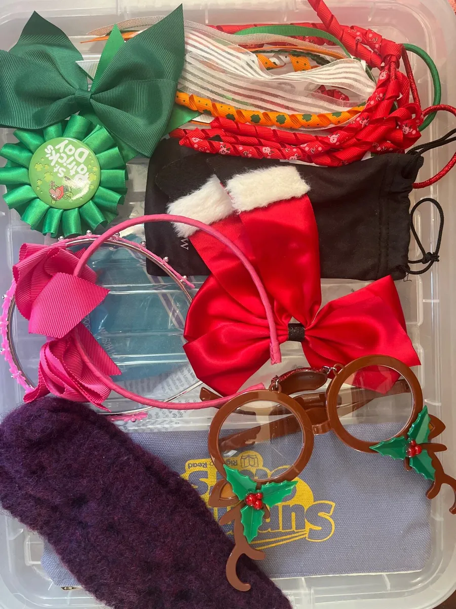 Bundle of accessories - Image 2