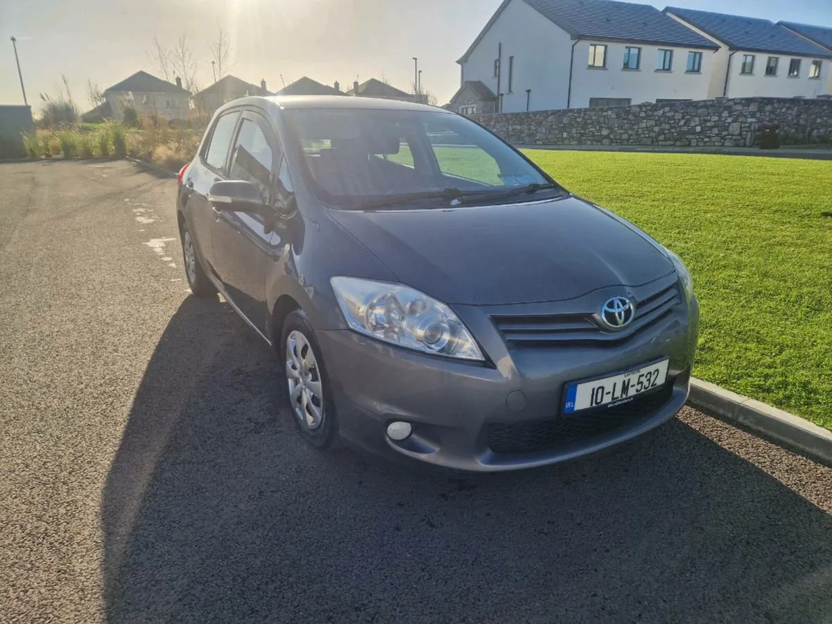 Toyota Auris 2010 - Image 3