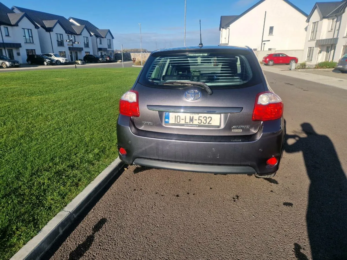 Toyota Auris 2010 - Image 4