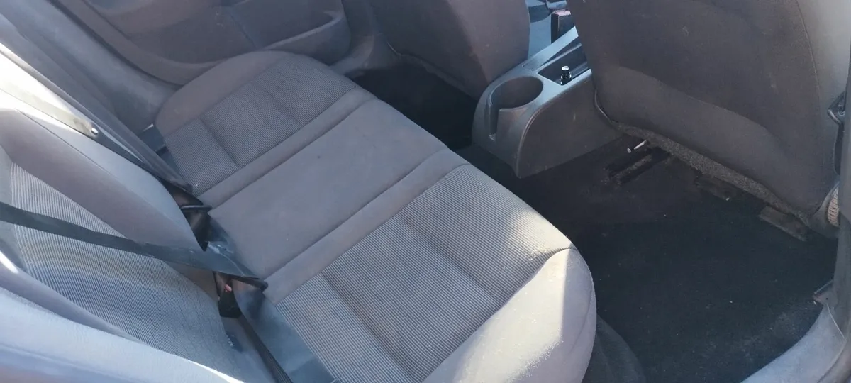 Volkswagen Golf 2008 - Image 2