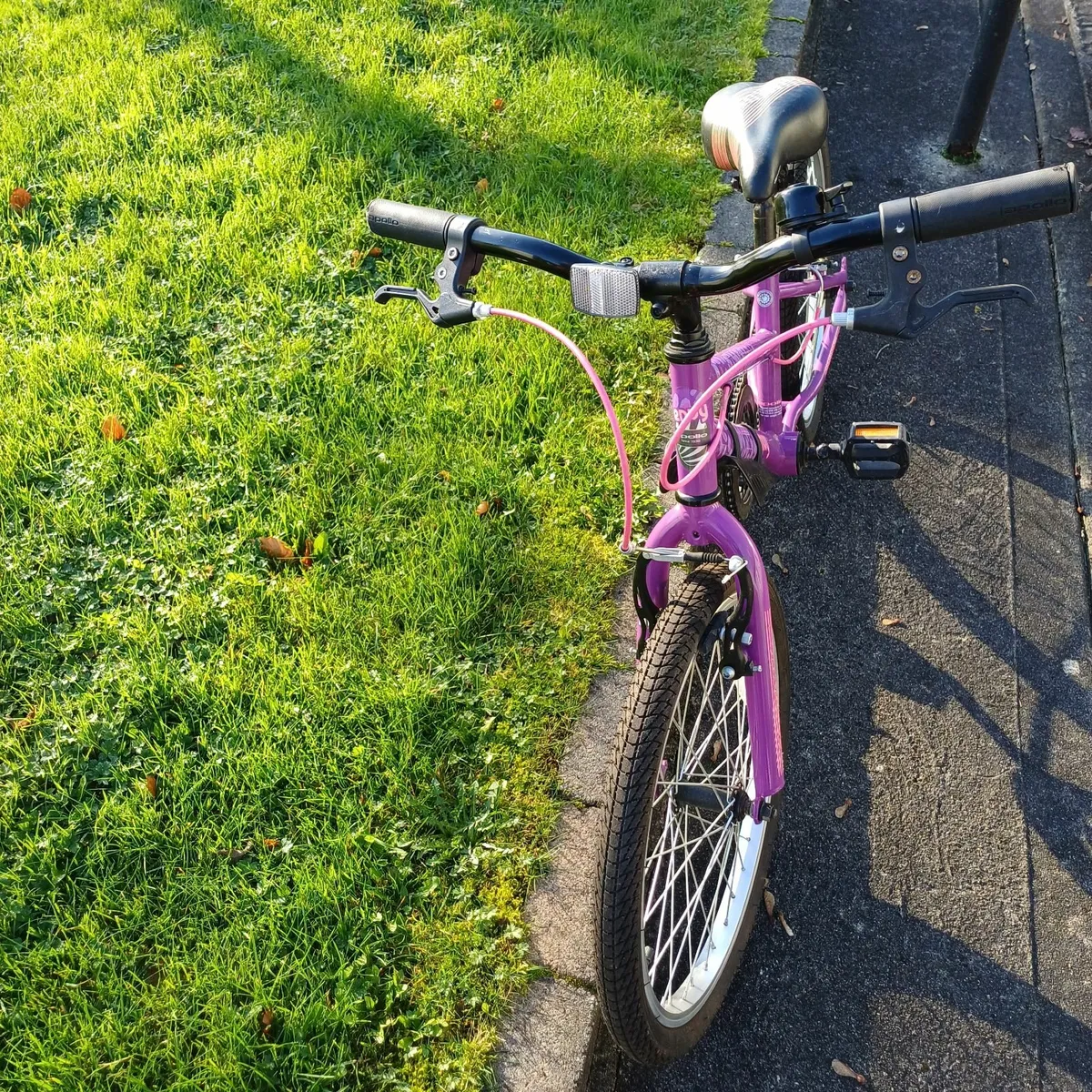 Apollo Envy Junior Hybrid Bike - Image 2