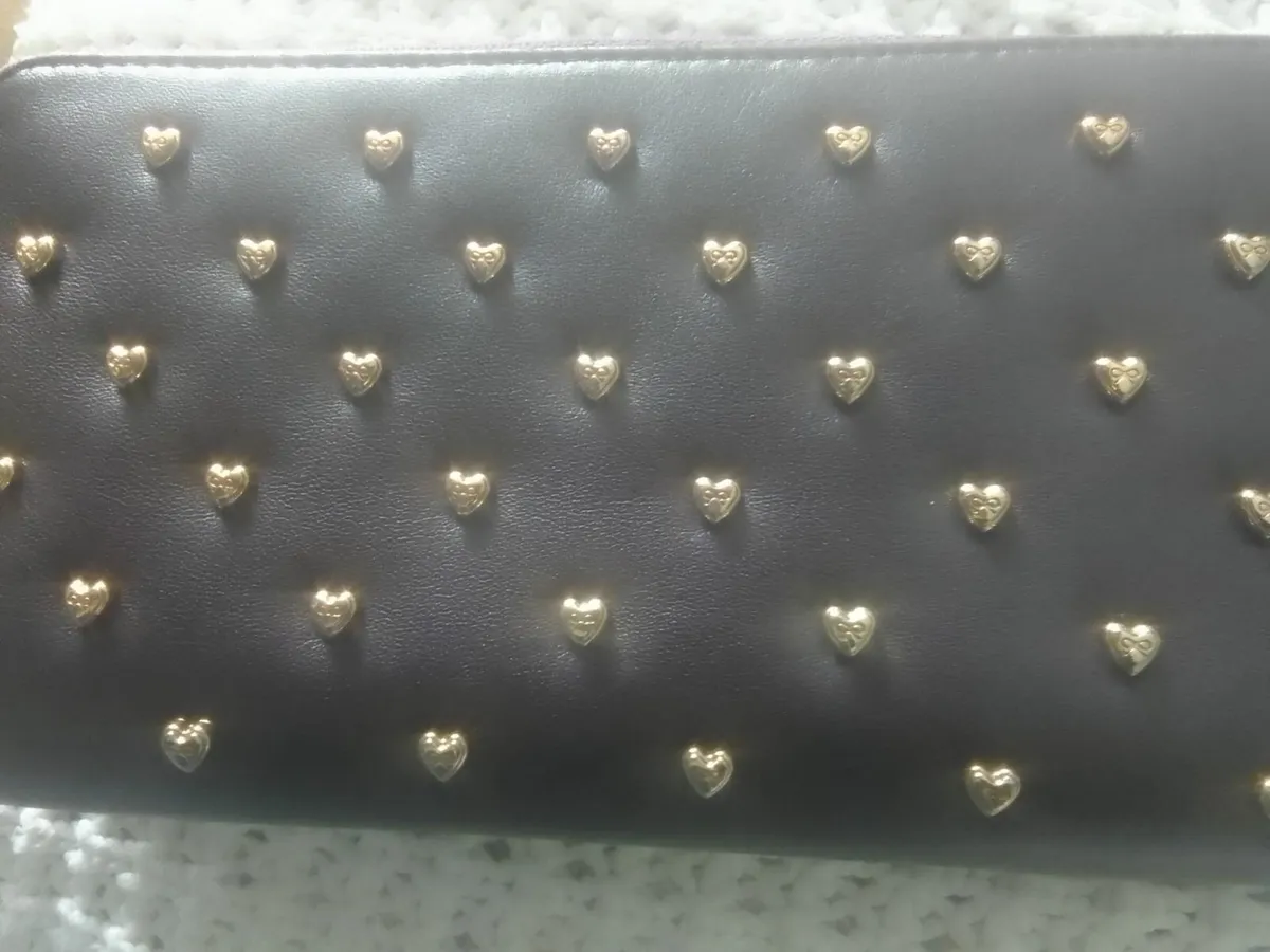 ANYA HINDMARSH BURGUNDY GOLD HEART PURSE - Image 3