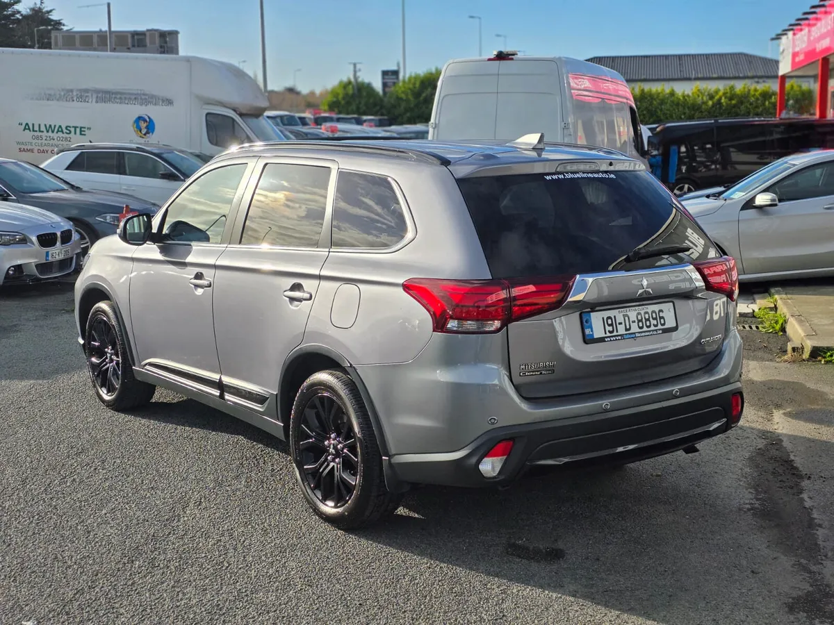 Mitsubishi Outlander 2.2 Diesel Blackline 7 Seater - Image 3
