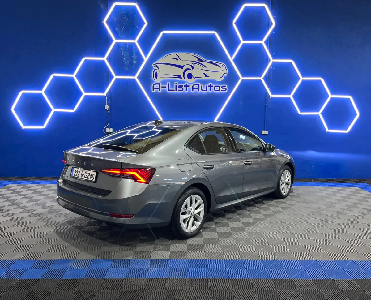 Skoda Octavia 2.0TDI Amb / FINANCE AVAILABLE - Image 3