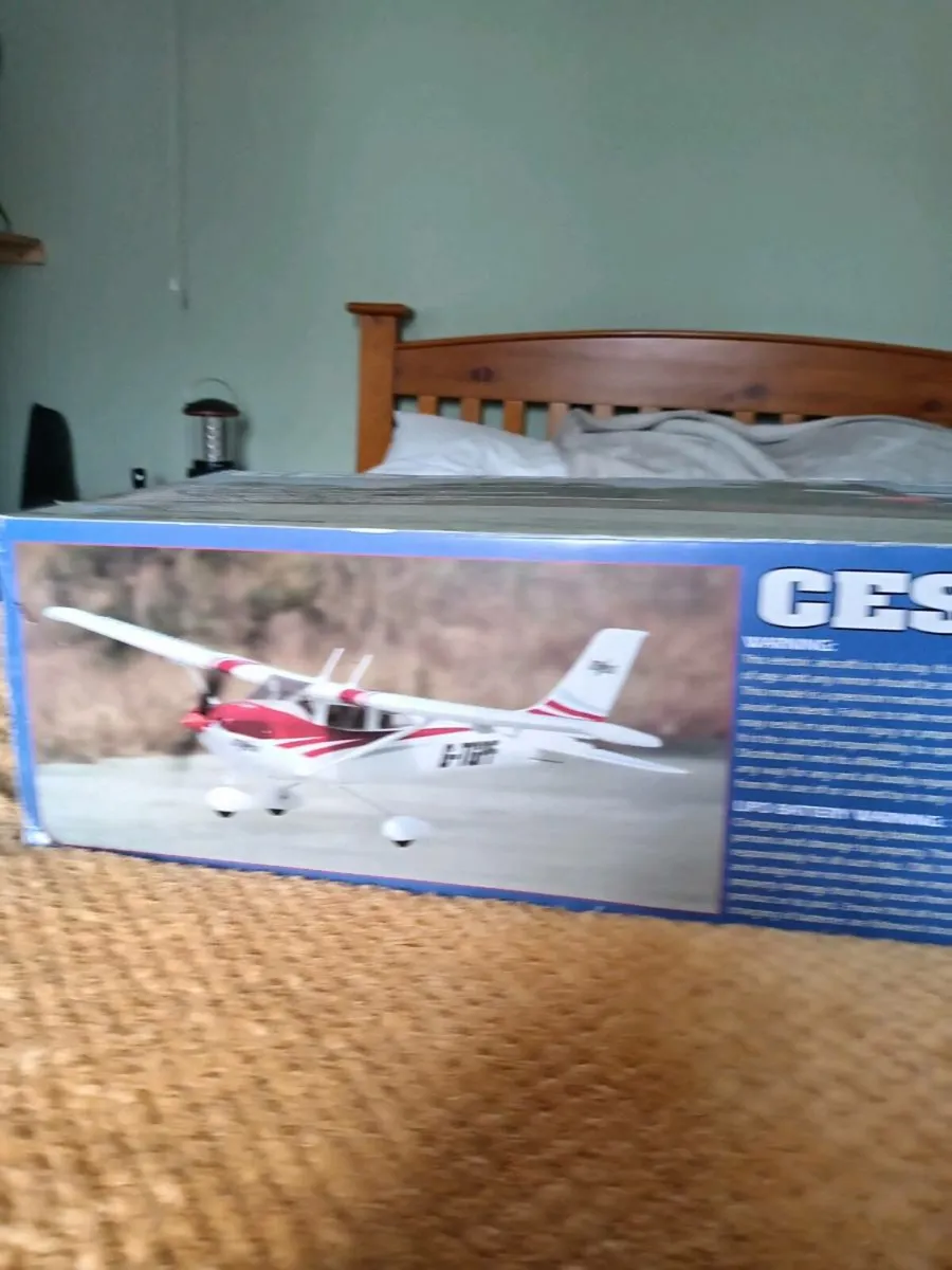 RC flying model plane - Image 2