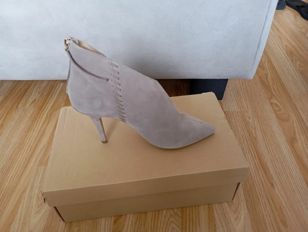 Ladies shoes - Image 2