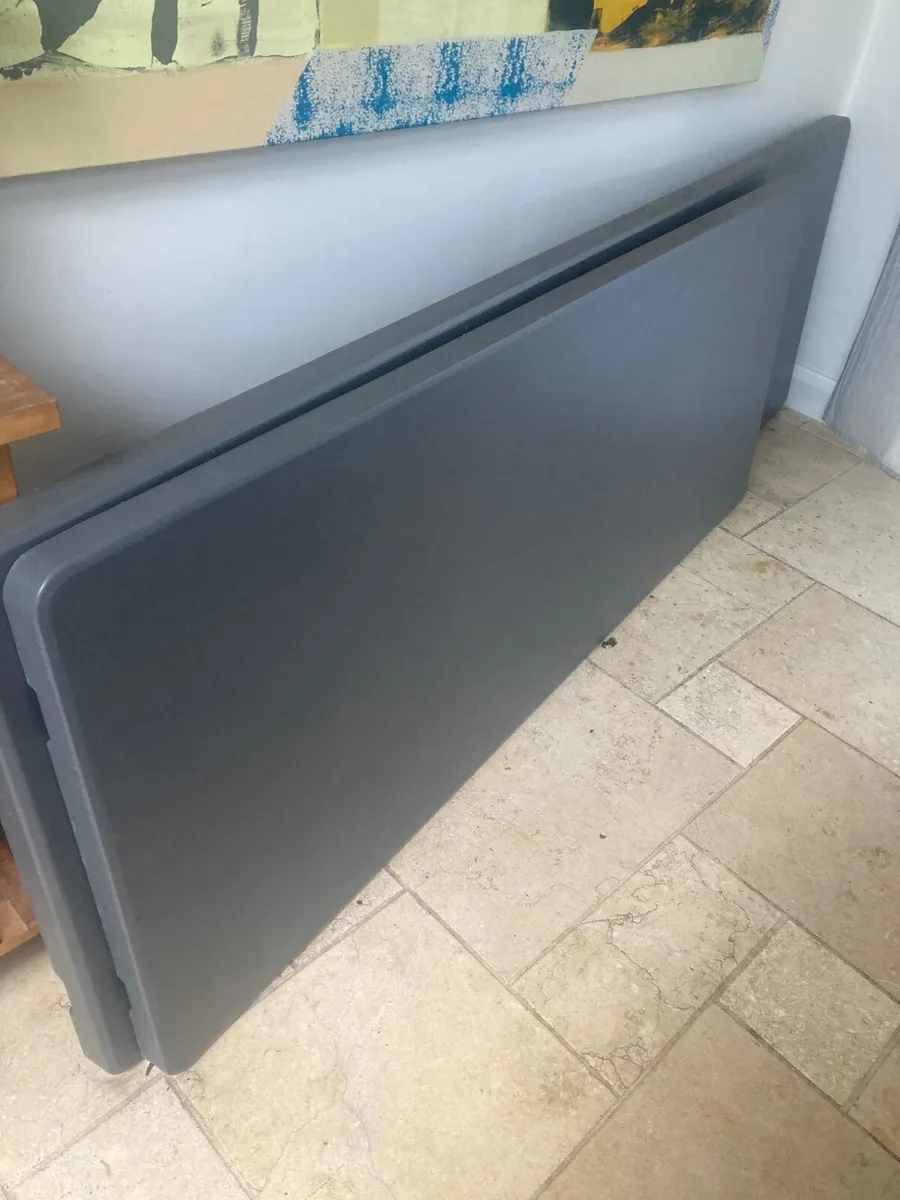 Trestle table - Image 1