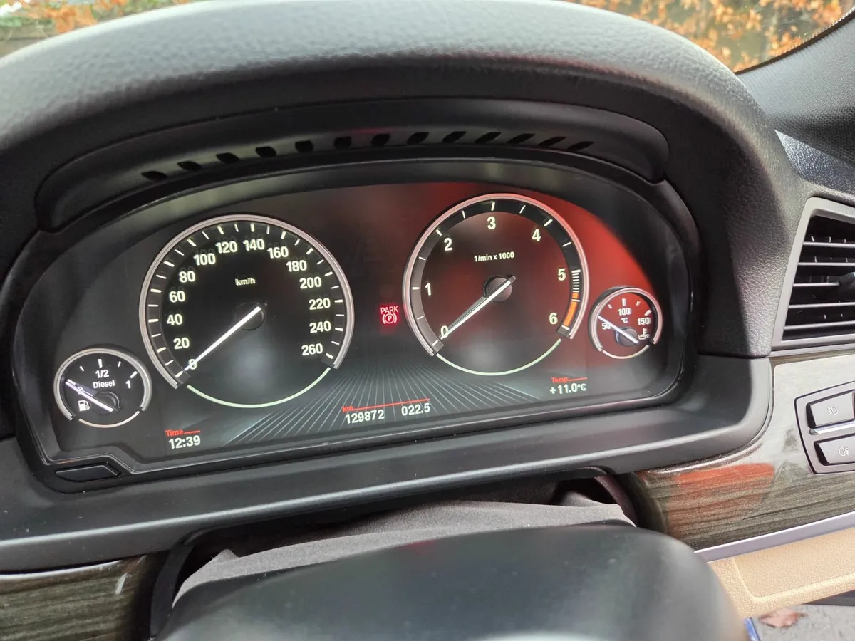 BMW 5-Series 2015 - Image 3