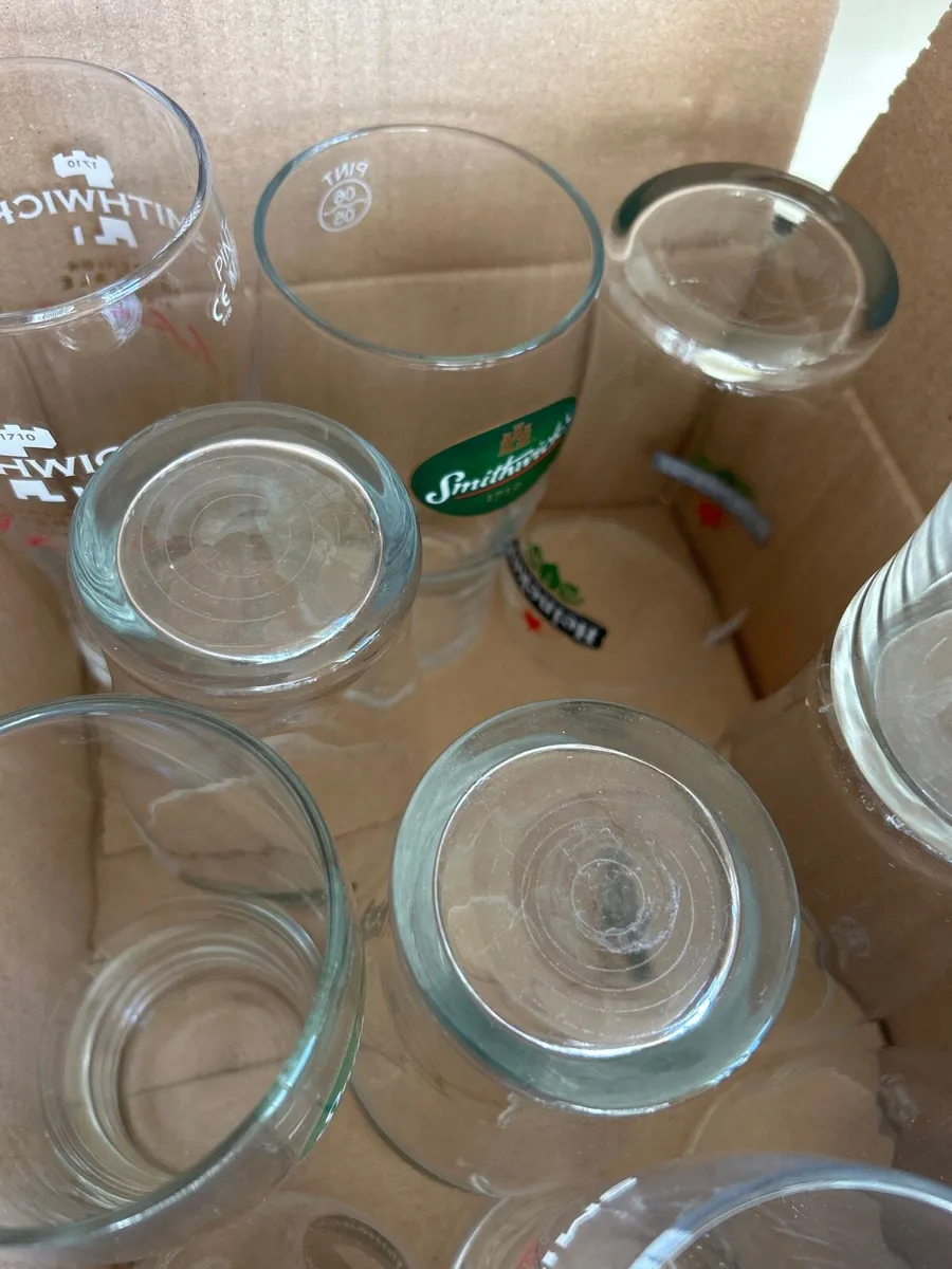 Box of pint glasses - Image 2