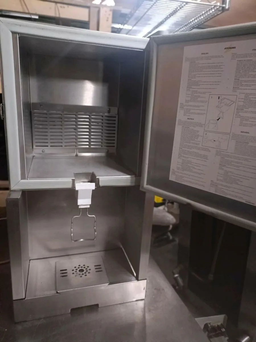 Milk dispenser and proofer - Image 2