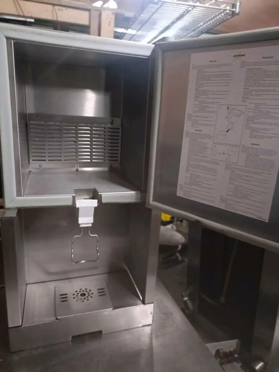 Milk dispenser and proofer - Image 3