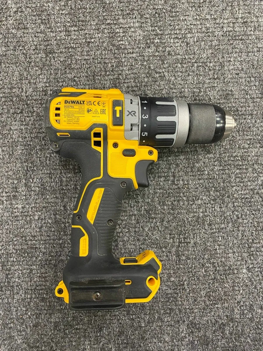 Dewalt DCD796 Drill and DCF887 Driver Set - Image 4