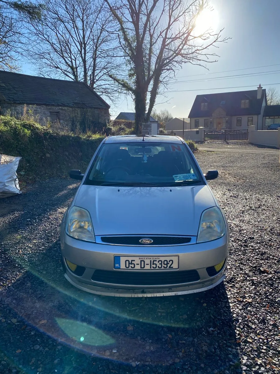 Ford Fiesta Zetec 2005 - Image 2