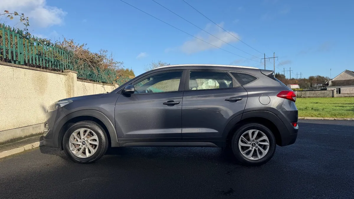 Hyundai Tucson 2017 LOW MILAGE!! NCT and TAX!! - Image 4