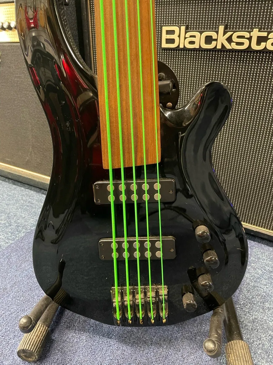 Harley Benton Fretless 5-String Bass - Image 3