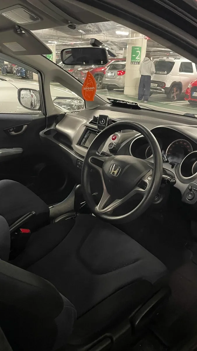 Honda Fit 2010 nct 12/26 - Image 4