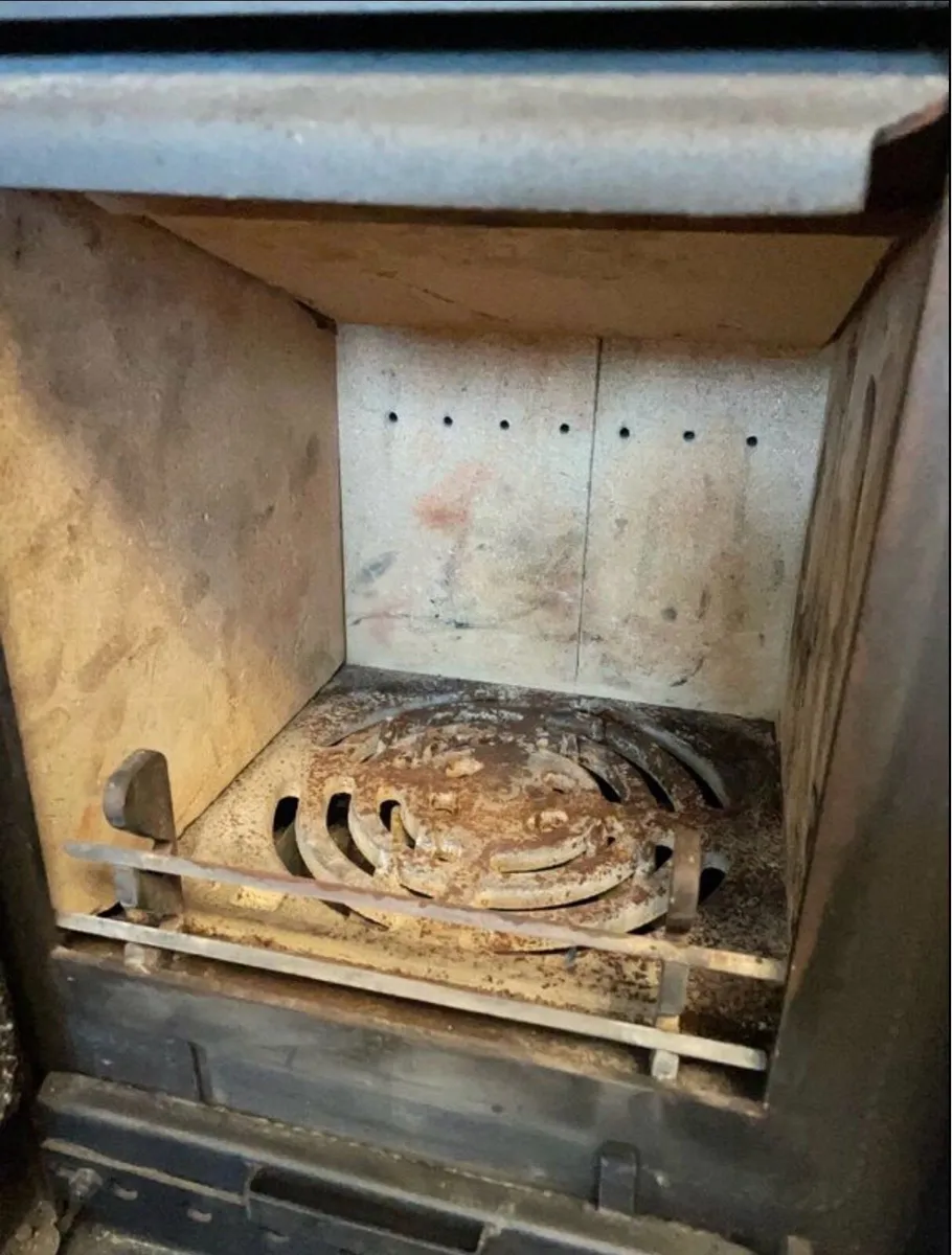 Boru 400i 7 kW inset stove + free flue for it - Image 3