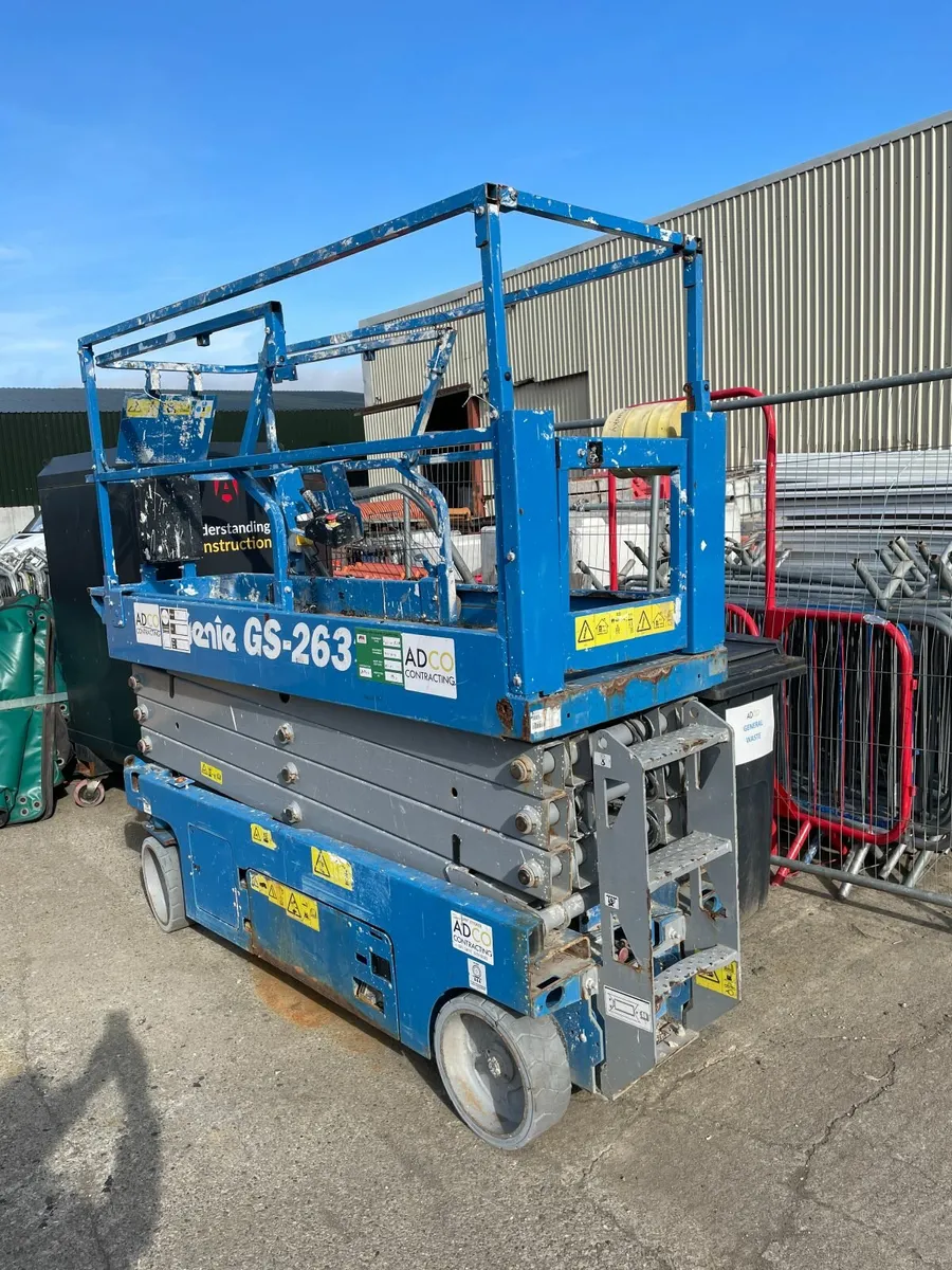 Genie Scissors lifts - Image 1